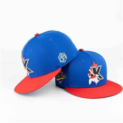 Gorra ajustada de carpa Koi blava